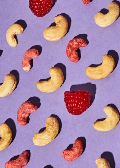 Cashewkerne mit Himbeerpulver 500 g