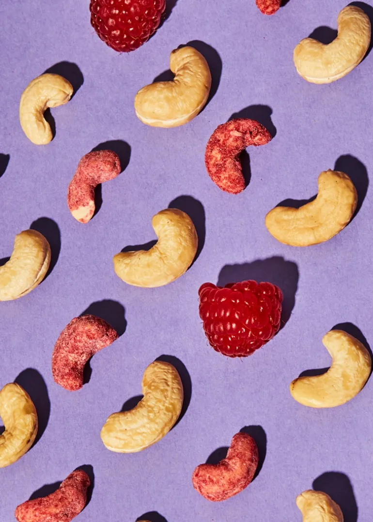 Cashewkerne mit Himbeerpulver 500 g