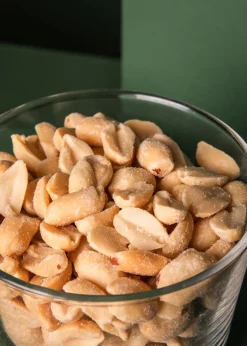 Geröstete Erdnusskerne mit Salz und Öl 1 kg