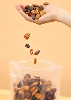 Schoko-Nussmix mit Süßkirsche 1 kg