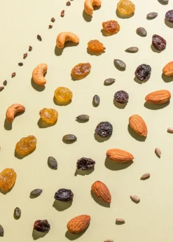 Studentenfutter mit Saaten und Kakaonibs 1 kg